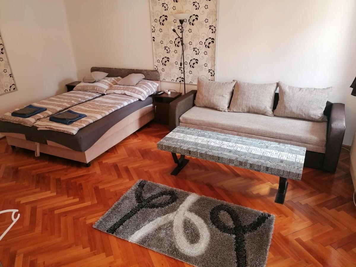 Kriston Apartman Miskolc Exterior photo